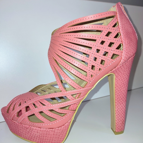 CORAL FAUX LEATHER STRAP UP PEEP TOES - SIZE 9.NEW - Picture 2 of 8